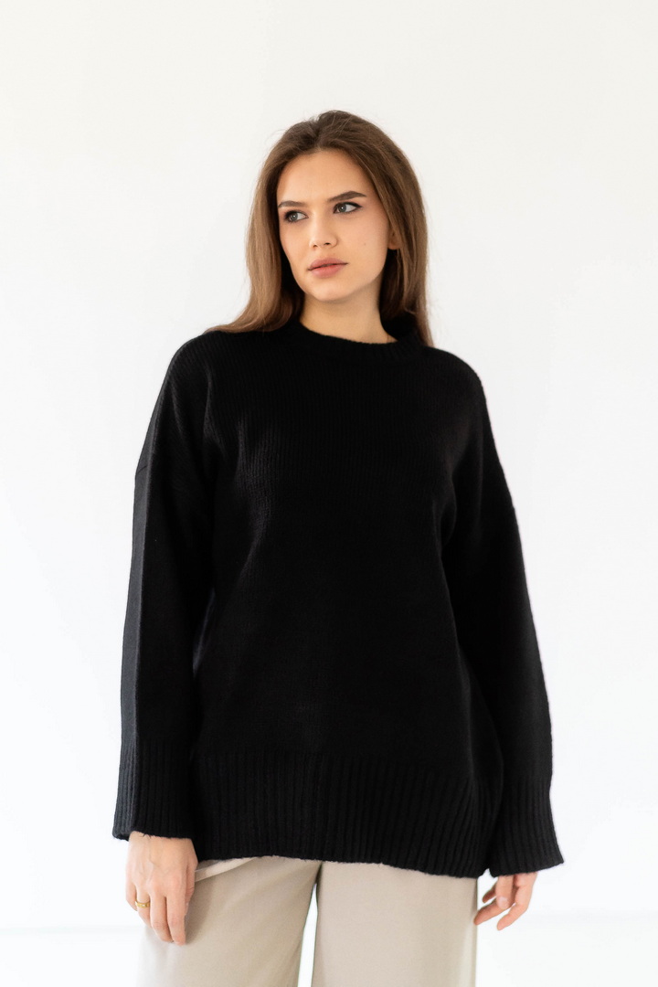 Светр жіночий